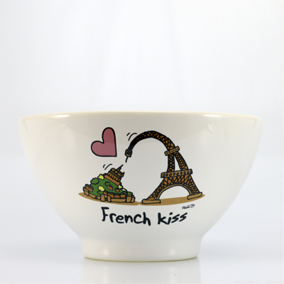 Bnlux GM Eiffel kiss